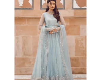 Lehenga de festa paquistanesa bordada em tule para casamento