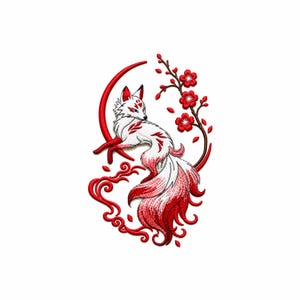 Può includere: Una toppa ricamata raffigurante una volpe bianca con segni rossi e code multiple. La volpe è posizionata davanti a una mezzaluna rossa e un ramo con fiori rossi. Linee decorative rosse a spirale incorniciano la sezione inferiore.