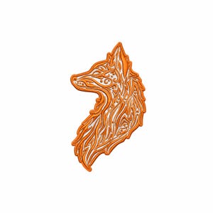 以下が含まれることがあります： キツネの頭の横顔をデザインしたオレンジ色の刺繍ワッペン。複雑な渦巻き状のラインと小さな円形のアクセントで構成されており、動物の形を形成しています。立体感のある質感と明確な縁取りが特徴です。