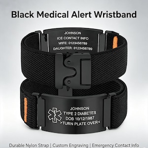 Könnte beinhalten: Schwarzes medizinische Alarmarmband mit individueller Gravur. Das schwarze Nylonarmband hat einen schwarzen Verschluss und orangefarbene Akzente. Die gravierte Platte enthält medizinische Informationen und Notfallkontaktdaten. Der Text auf dem Armband lautet "JOHNSON" und "TYPE 2 DIABETES".
