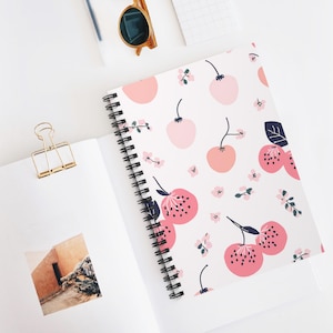 Spiralblock mit rosa Kirschen - Ideal für Journaling, Notizen, Geschenke für Studenten, Frühlingsgefühle, niedliches Briefpapier