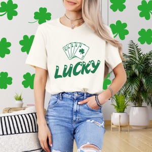 Camiseta de póquer de la suerte, camiseta de juego del día de San Patricio, camiseta de naipes con trébol, camiseta de casino irlandés, divertida mano de la suerte del día de San Patricio