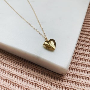 Chic Dainty Gold Heart Locket on Premium Gold-Filled Chain - Elegant Keepsake Necklace, Minimalist Jewelry, Gift for Her