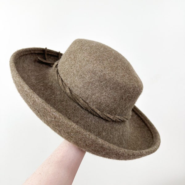 Vintage 90s Does 70s Wool Felt Taupe Lite Felt by Commodore Wide Brimmed Hat / 1990s Women's Boho Retro Tan Beige Large Curved Kettle Brim