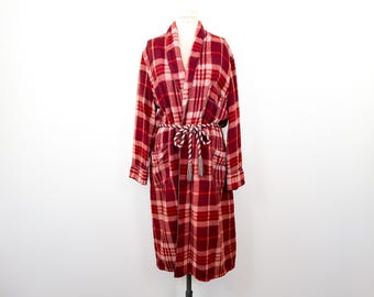 Vintage 60s Size S-M Pilgrim Genuine Beacon Blanket Red Plaid Robe / 1960s Mid-Century Fuzzy Cotton + Acetate Tie Front Pocket Bathrobe