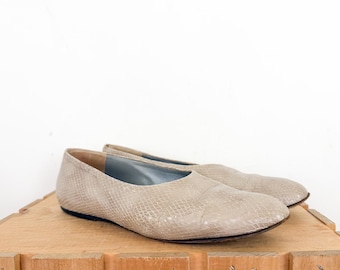 Vintage 80s Size 6 Joan + David Taupe Reptile Leather Glove Ballet Flats / 1980s Snakeskin High Cut Vamp Slip On Shoes