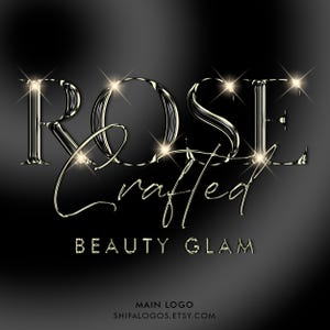 Pode incluir: Um logotipo para um neg&oacute;cio de beleza chamado "Rose Crafted Beauty Glam". O logotipo apresenta a palavra "Rose" em uma fonte de ouro met&aacute;lico com um efeito 3D e as palavras "Crafted Beauty Glam" em uma fonte manuscrita.