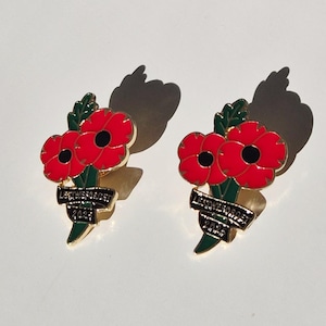 Red Poppy Badge Brooch Pin