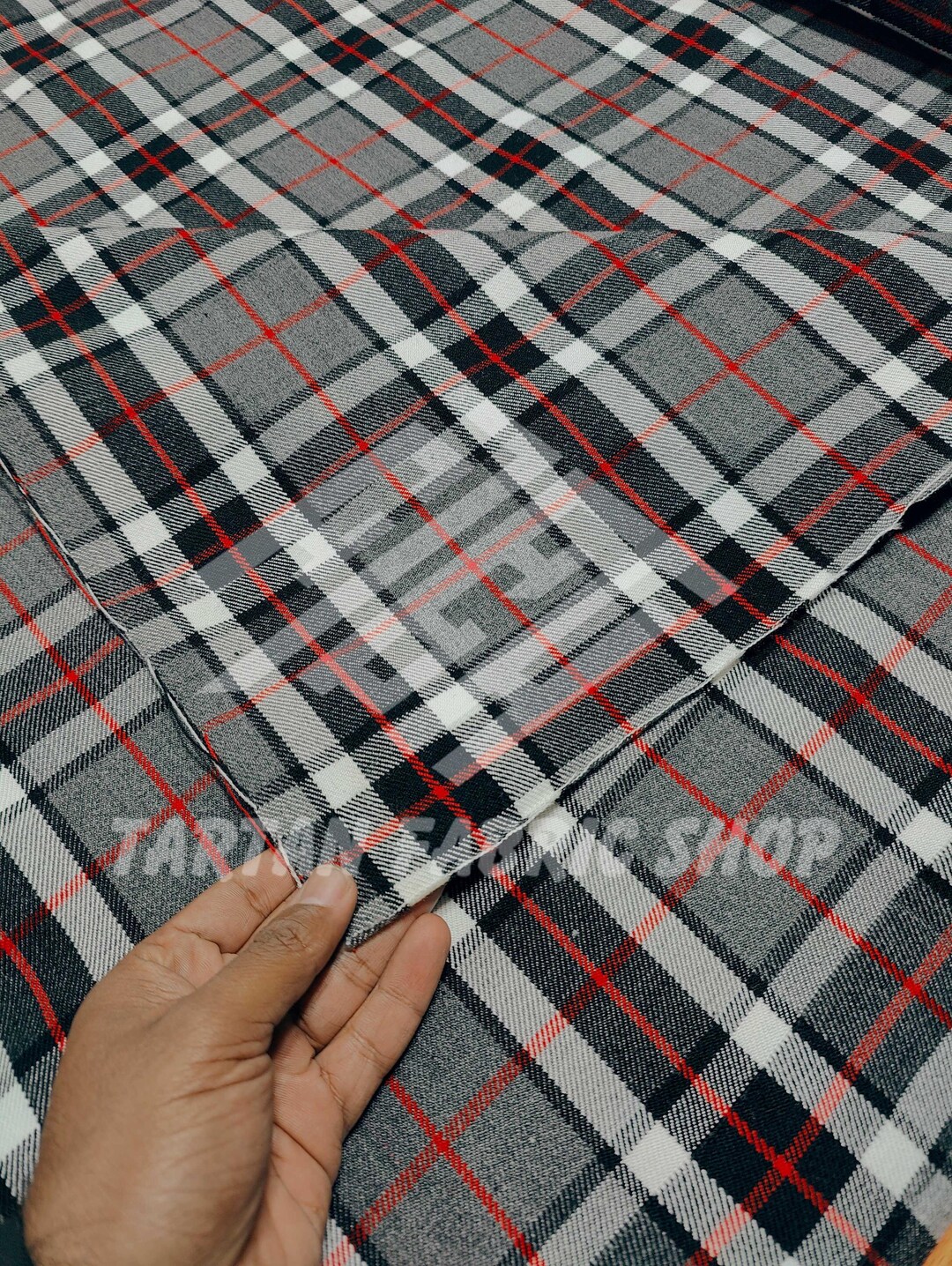 Thomson Gray Pattern Thomson Gray Tartan Fabric - Homespun 100% Acrylic Tartan - Machine ...