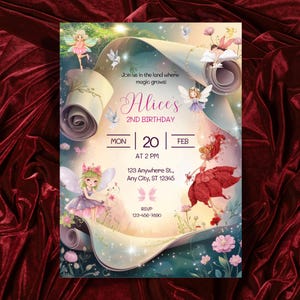 Puede incluir: Una invitación caprichosa para el segundo cumpleaños de Alice, con hadas, flores y elementos en forma de pergamino. El diseño incluye el texto "Join us in the land where magic grows!" y los detalles del evento: lunes 20 de febrero a las 2 PM.