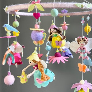 Feen-Baby-Mobile, Feen-Garten-Mobile, fröhliches hängendes Kinderzimmerdekor, Garten-Kinderzimmer-Mobile, Blumenkrippen-Mobile, Bauerngarten-Mobile