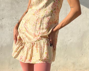 Minivestido hecho a mano con estampado floral