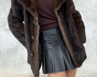 Brązowy płaszcz z norek w stylu vintage