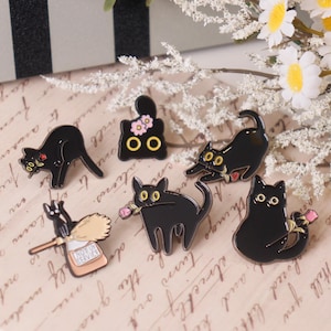 Insigne mignon chat noir,Broche chat et fleur,Insignes rigolos pour sacs à dos,Accessoires vêtements,Épinglette en émail,Épinglette,Épingle de collier,Ensemble d&#39;épingles en émail