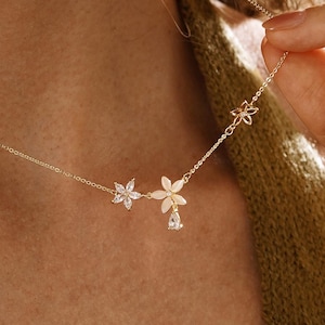 Dainty Flower Diamond Necklace, Minimalist Lucky Flower Necklace, Wedding Floral Necklace, Gemstone Jewelry, Birthday Gift, Bridesmaid Gift