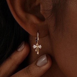 Pendientes de aro con lazo, pendientes colgantes de plata de ley 925, pendientes delicados para mujer, regalo para dama de honor, regalo de Navidad para ella imagen 7