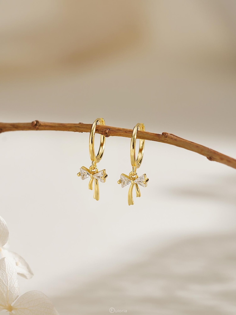 Pendientes de aro con lazo, pendientes colgantes de plata de ley 925, pendientes delicados para mujer, regalo para dama de honor, regalo de Navidad para ella imagen 3