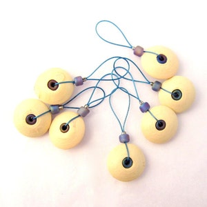 Wood Bead Knitting Stitch Markers Set of 7 Off White Wood Donut Bead Marker Choice of Green, Pink or Blue image 3