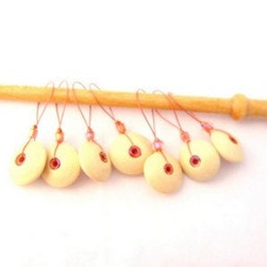 Wood Bead Knitting Stitch Markers Set of 7 Off White Wood Donut Bead Marker Choice of Green, Pink or Blue image 4