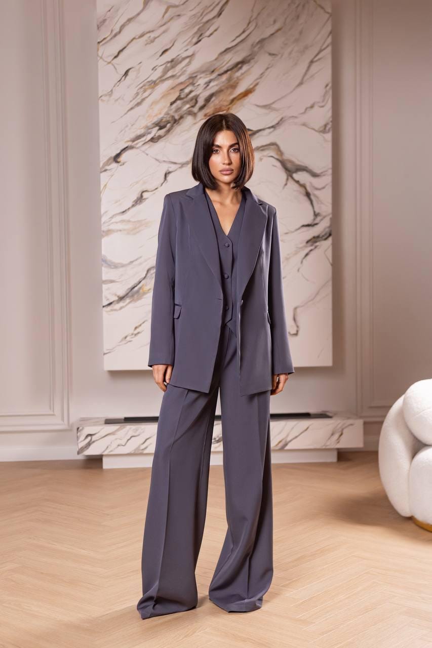 Lesbian in Suit Canada