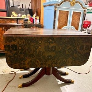 Ongelooflijke humeurige goud- en zwarte antieke bladtafel