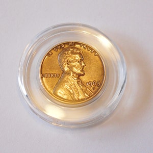 50th Birthday / 50th Wedding Anniversary, 2025 1975 UNCIRCULATED Penny in Coin Holder, Golden Anniversary, Stamped Heart Option, Couple Gift