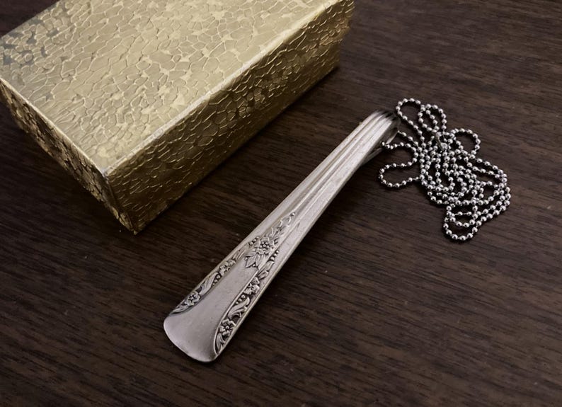 Spoon Pendant Necklace, Vintage Silverplate Silverware Handle Pendant, Upcycled Repurposed, Jewelry for Her, Gift for Mom or Wife, 1940 image 9
