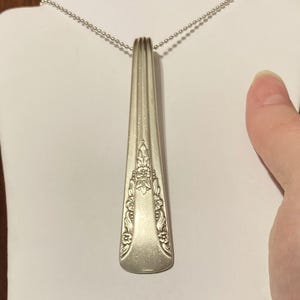 Spoon Pendant Necklace, Vintage Silverplate Silverware Handle Pendant, Upcycled Repurposed, Jewelry for Her, Gift for Mom or Wife, 1940 image 5