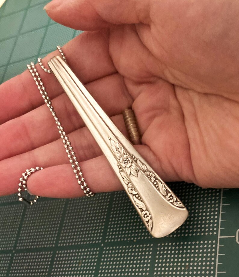 Spoon Pendant Necklace, Vintage Silverplate Silverware Handle Pendant, Upcycled Repurposed, Jewelry for Her, Gift for Mom or Wife, 1940 image 4