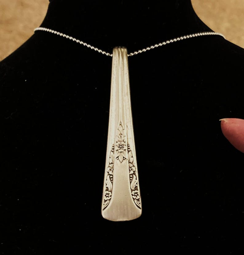 Spoon Pendant Necklace, Vintage Silverplate Silverware Handle Pendant, Upcycled Repurposed, Jewelry for Her, Gift for Mom or Wife, 1940 image 8