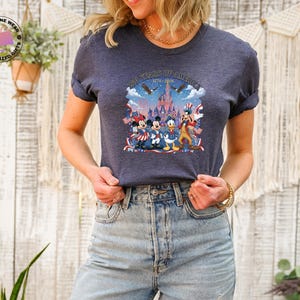 250 Years Of America Disney Shirt, Mickey And Friends US Anniversary Gift, Freedom Patriotic USA Flag Tshirt bild 11