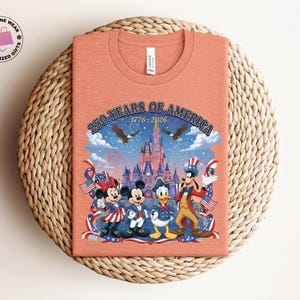 250 Years Of America Disney Shirt, Mickey And Friends US Anniversary Gift, Freedom Patriotic USA Flag Tshirt bild 2
