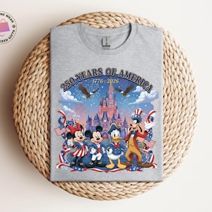 250 Years Of America Disney Shirt, Mickey And Friends US Anniversary Gift, Freedom Patriotic USA Flag Tshirt bild 5