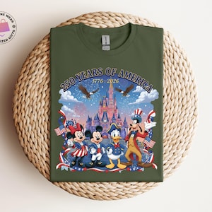 250 Years Of America Disney Shirt, Mickey And Friends US Anniversary Gift, Freedom Patriotic USA Flag Tshirt bild 8