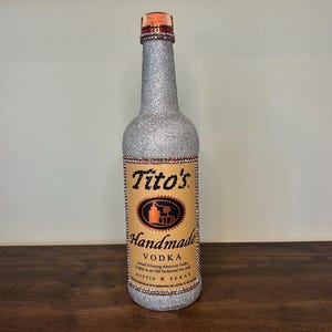 Bedazzled Titos-fles