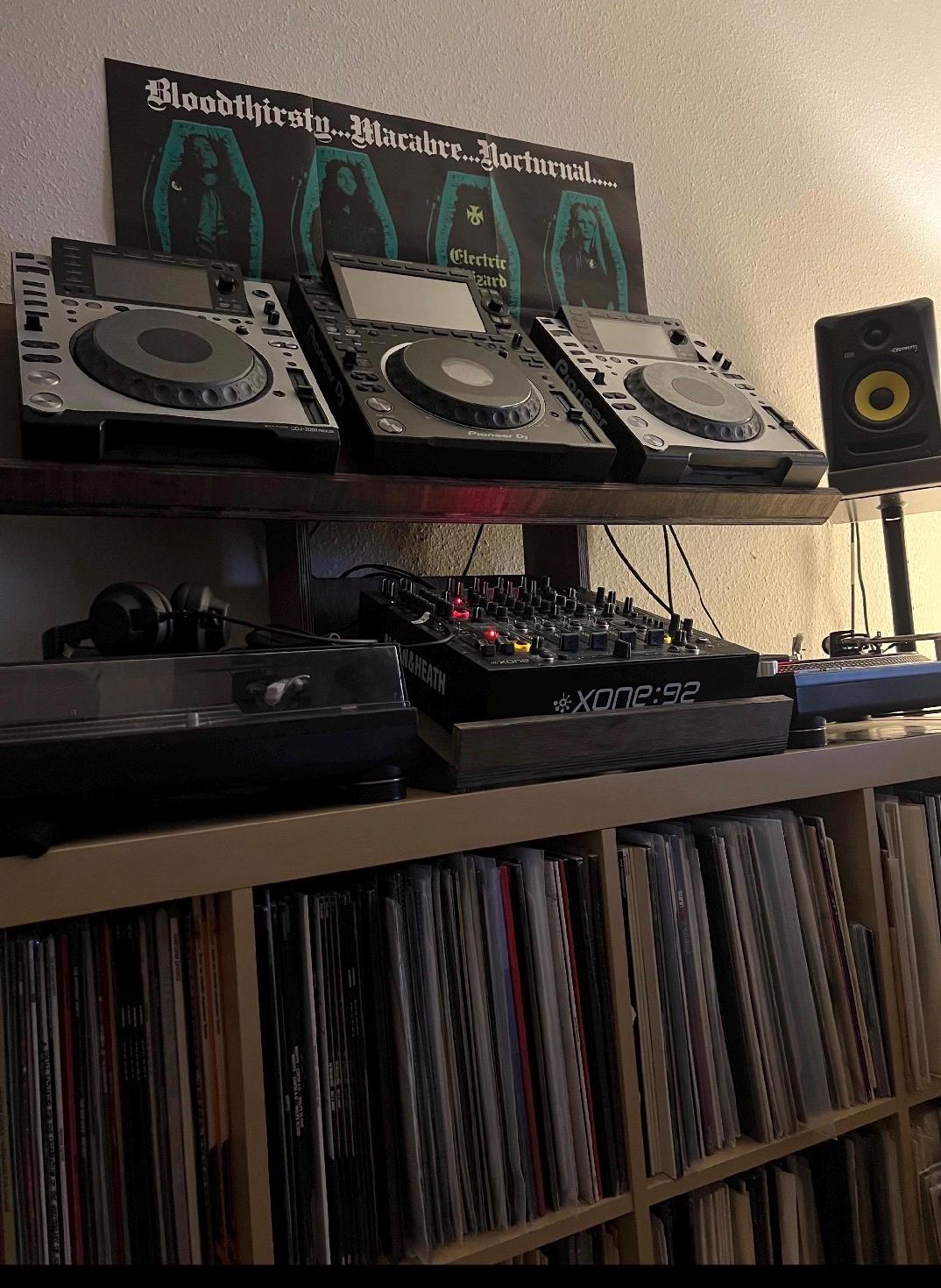 Custom Flat Pack CDJ and Mixer Stand (luis' Version) - Etsy