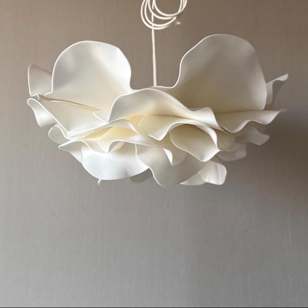 White Flower Chandelier – Handmade Statement Ceiling Light for Elegant Home Décor