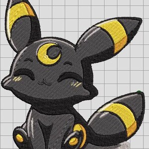 Puede incluir: Parche bordado con una criatura de dibujos animados con pelaje negro y detalles amarillos. El dise&ntilde;o incluye orejas grandes, una luna creciente y una cara sonriente. Adecuado para ropa o accesorios.