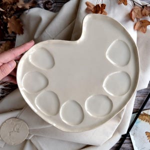 Large Ceramic Watercolor Palette, Handcrafted Asymmetrical Glossy Beige Paint Mixing Tray for Artists & Painters
