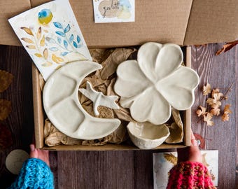 Handmade Ceramic Watercolor Pack, Clover & Moon Palette with Water Cup and Dragonfly Brush Rest
