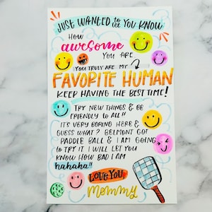 Tarjeta personalizada de Camp Happy Mail para campistas. Mensaje y colores personalizados.