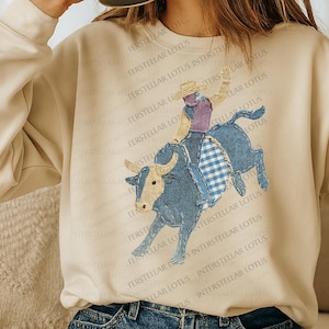 Può includere: Una tazza di ceramica bianca con manico nero e la scritta "But First, Coffee" in nero, in grassetto. La tazza è su una superficie bianca.