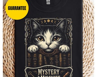 Koszulka z kotem Mystery & Mischief - Koszulka unisex w miękkim stylu, zabawna, słodka koszulka z kotem, prezent dla miłośnika kotów, koszulka dla mamy kota, koszulka dla taty kota