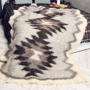Luxury Artisan Wool Blanket in Queen Size, Thick Natural Sheep Wool Throw Blanket, Handcrafted Blanket Organic Wool, Scandi Home Decor