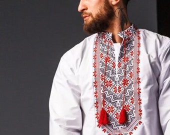 Elegantes Modernes Vyshyvanka für Männer, Gesticktes Sorochka Hemd mit Rot Schwarzer Stickerei, Ukrainisches Hemd mit Stickerei