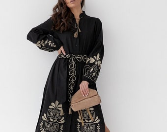 Robe bohème d'été brodée, Robe brodée oversize, Robe Vyshyvanka, Robe caftan de villégiature, Robe de vacances avec broderie