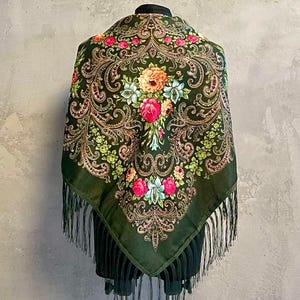 39&quot;x39&quot; Ethnic Ukrainian Floral Shawl with Tassles, Warm Ukrainian Skarf, Warm Slavic Shawl, Ukrainian Gift