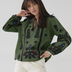 Blusa Boho Bordada Deslumbrante, Blusa Elegante de Verão Estilo Folk Nuoveau com Motivo Floral Verde