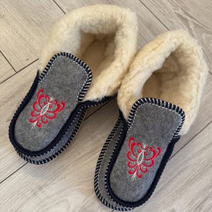 Pantuflas tradicionales ucranianas de lana, Zakopanki, regalo ucraniano, recuerdo de los Cárpatos (varios colores)