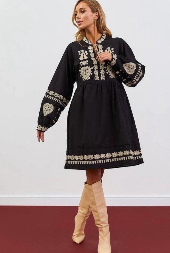 white christmas dresses Mersea Women's Linen Palermo Embroidered Maxi Dress in Noir/Cream main image 0
